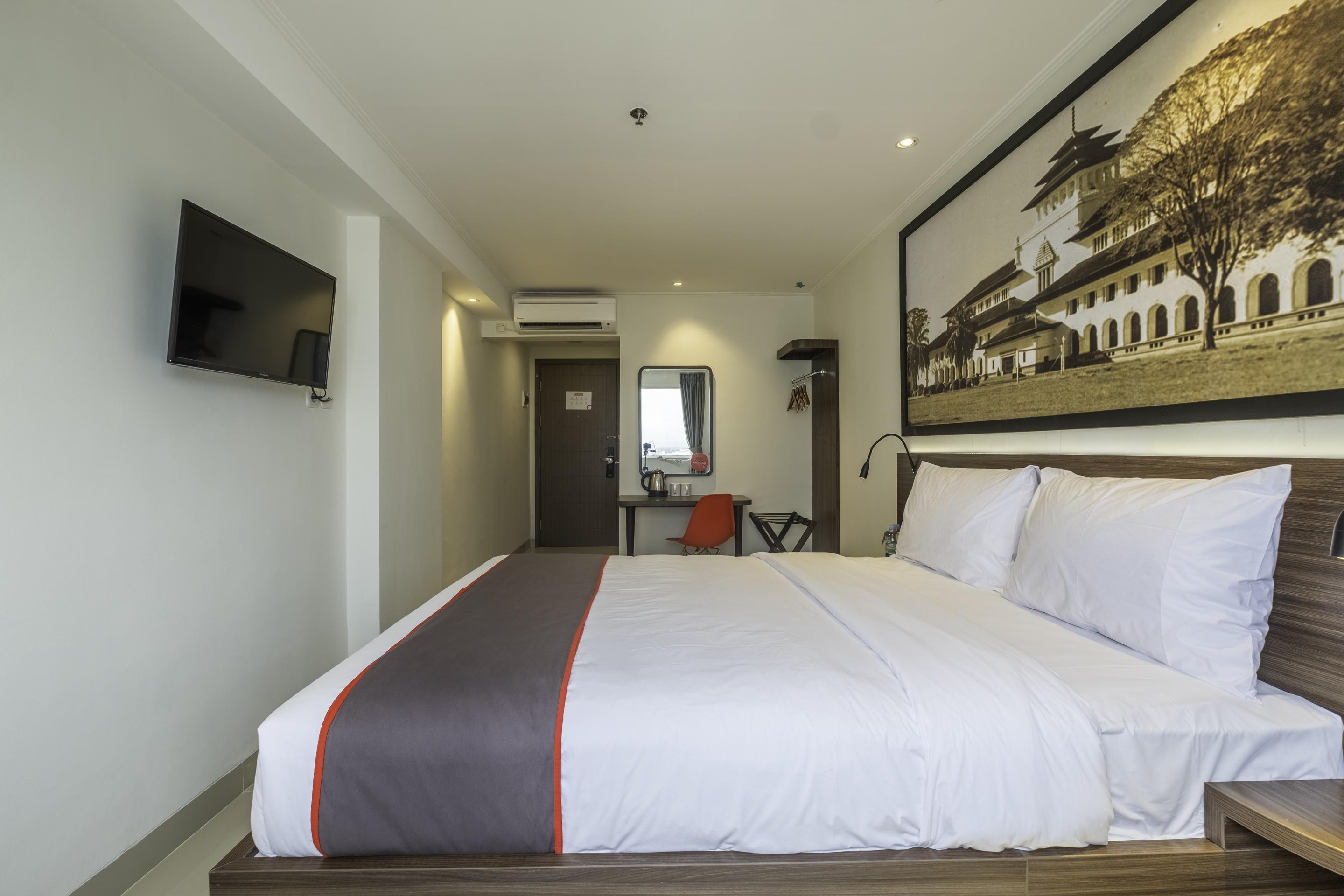 Super Oyo Collection O Hotel Pasar Baru Heritage Бандунг Экстерьер фото