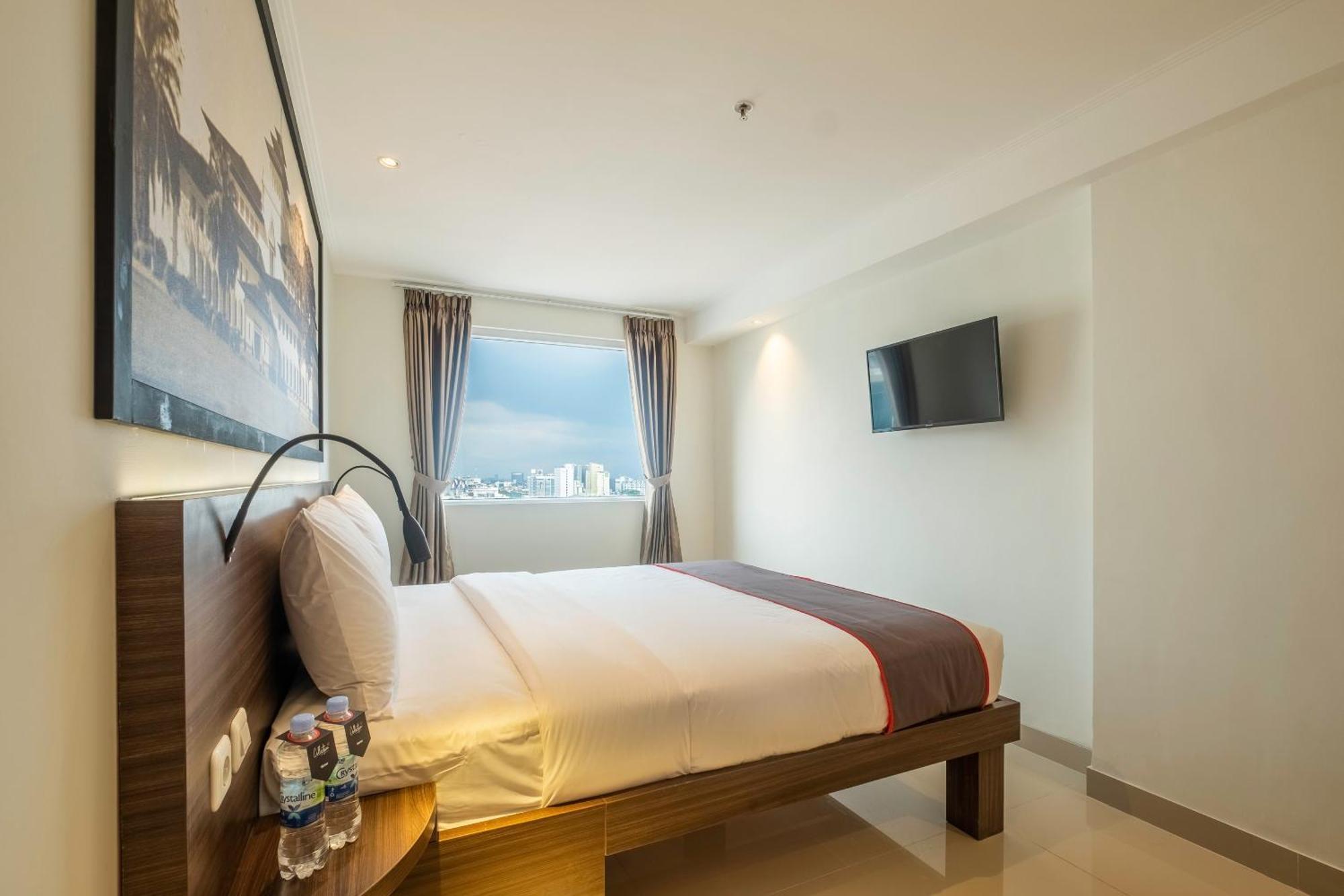 Super Oyo Collection O Hotel Pasar Baru Heritage Бандунг Экстерьер фото